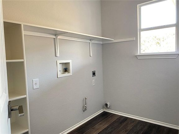 5th image of 1814 Brentwood Dr