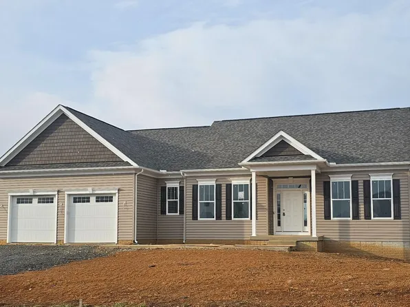 13714 Pulaski Dr, Hagerstown, MD 21742