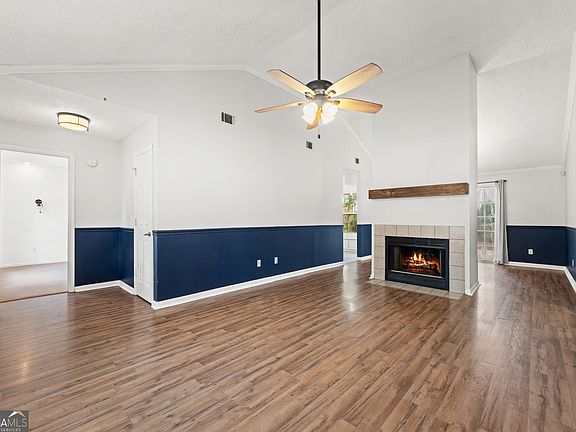 3rd image of 115 Craig Way