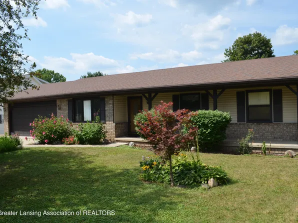 113 Chanticleer Trl, Lansing, MI 48917