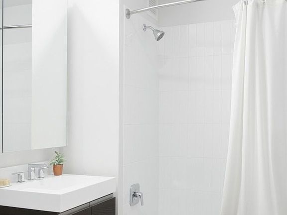 3rd image of 2810 Jackson Ave APT 27A