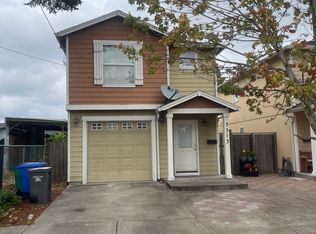 7313 SE Claybourne St, Portland, OR 97206