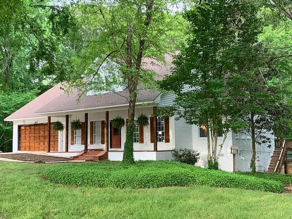 375 Chan Mar Dr, Caledonia, MS 39740