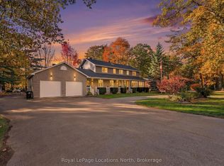 266 45th St S, Wasaga Beach, ON L9Z 1R3