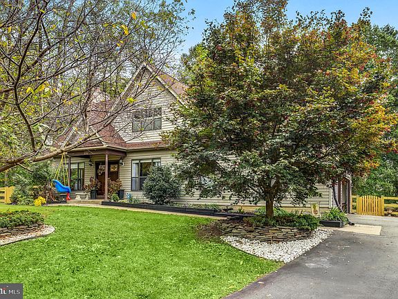 3rd image of 5 Rolling Brooke Ct