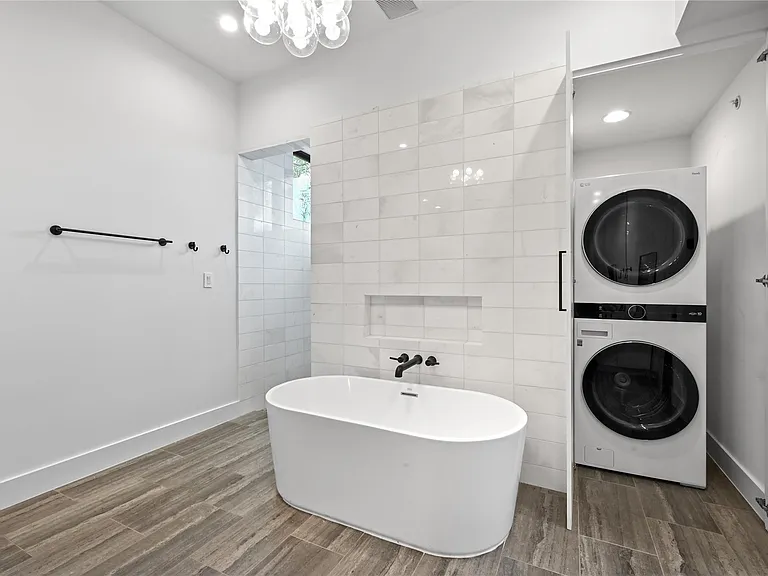 308 Briarwood Trl — Photo 19