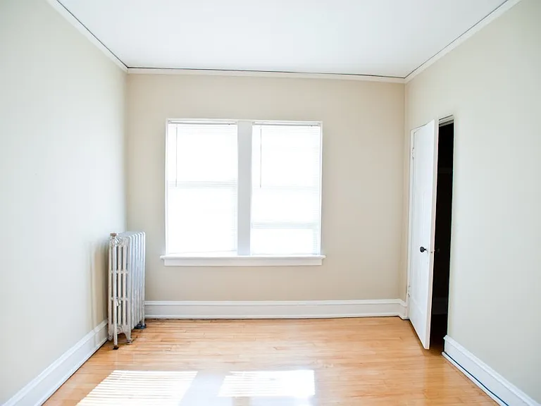 1720 E Newton Apartments — Photo 23