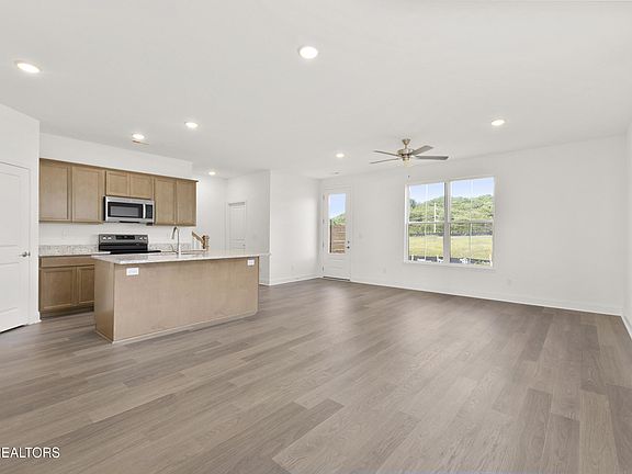 4th image of 8722 Chapman Trace Way