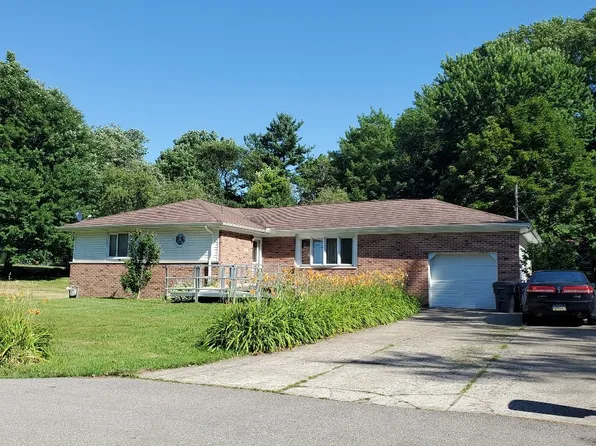 3523 W 42nd St, Erie, PA 16506