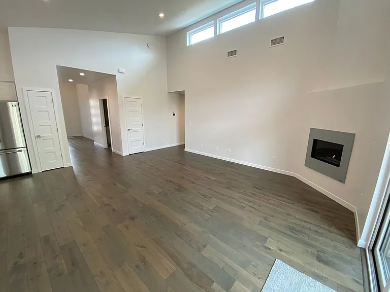 100 W Hummingbird Ln — Photo 6
