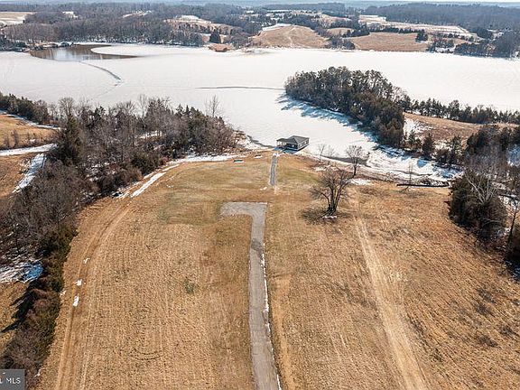 2nd image of 7031 Divine Ln