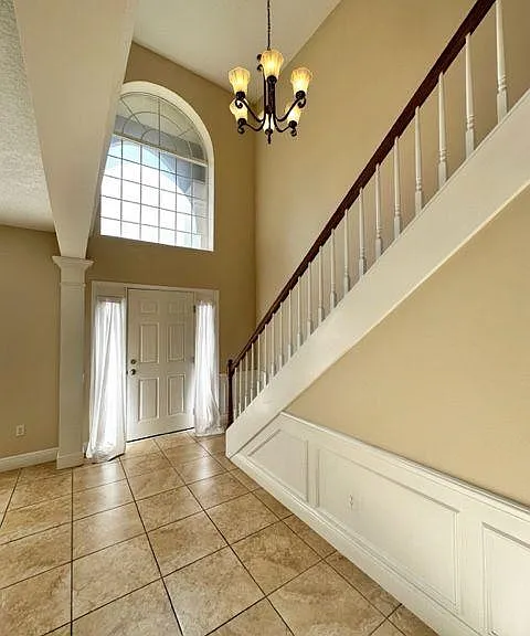 955 W Charing Cross Cir — Photo 2