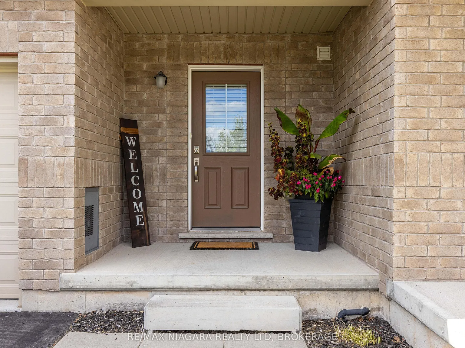 3 bed, $2,375 — Photo 2