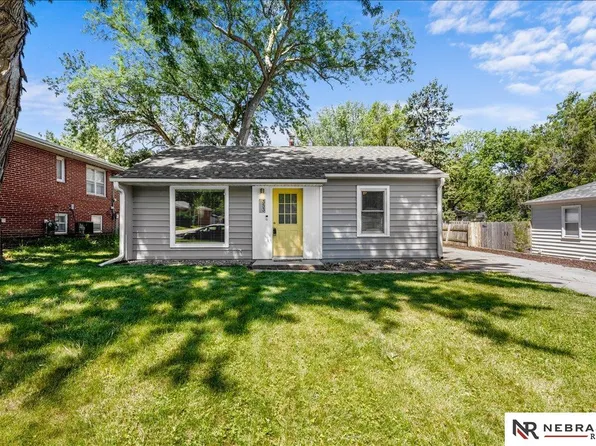 353 S 46th St, Lincoln, NE 68510