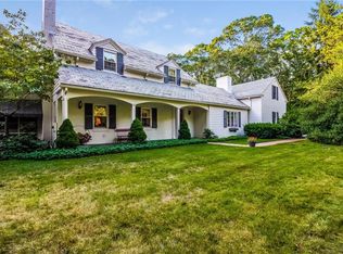 589 Love Ln, Warwick, RI 02818