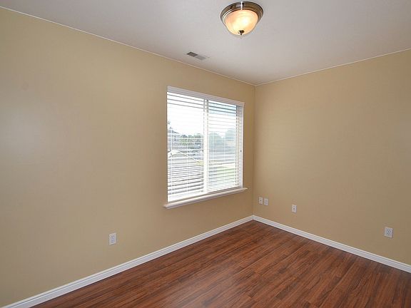 5th image of 3943 S Township Ct