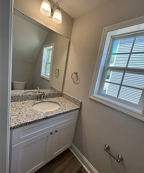 575 S Glover St — Photo 19
