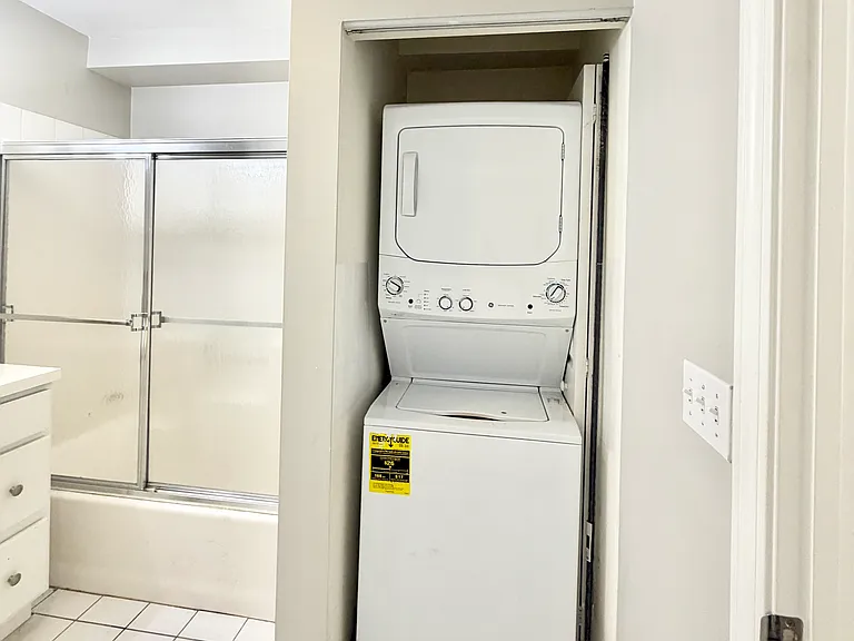 204 Cherry St #5C — Photo 6