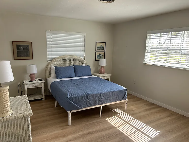 1220 Lakeside Dr — Photo 21