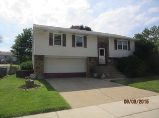 346 Hickory Ave, Romeoville, IL 60446