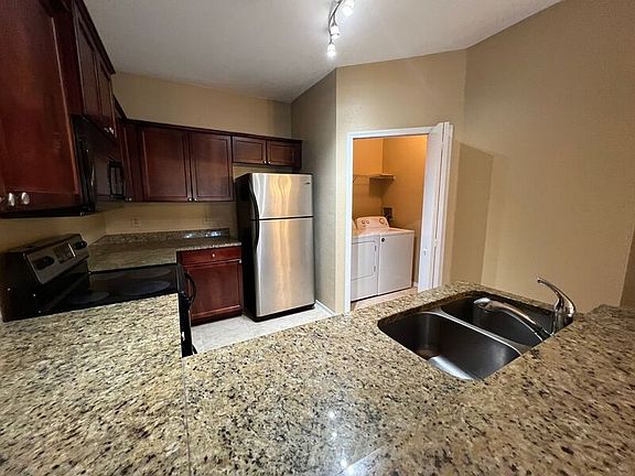 4th image of 132 Vista Verdi Cir Unit 128