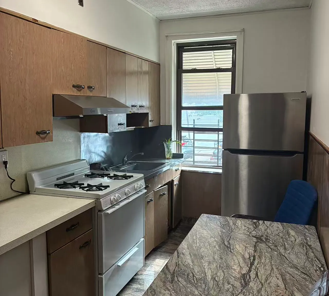 Catalpa Ave, Ridgewood — Photo 4
