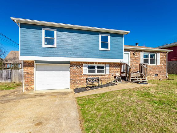 2nd image of 8333 Hamilton Oaks Dr