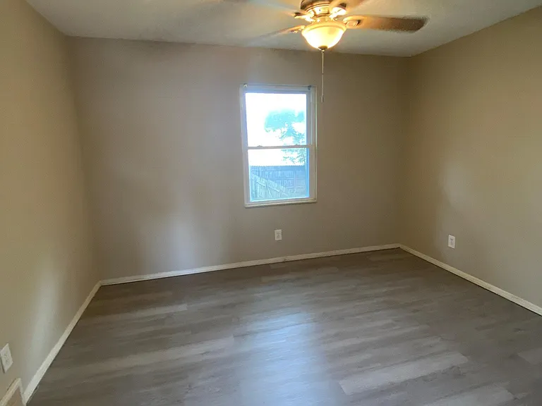 1608 E Cedar Pl — Photo 6