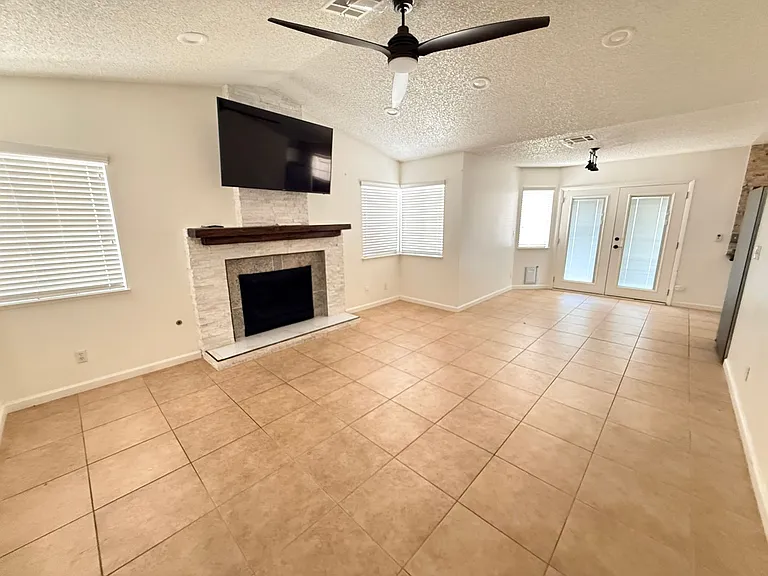 2372 Beaver Bay Ct — Photo 9