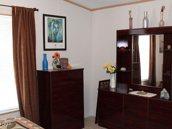 3rd image of 3013 E Lake Dr