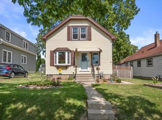 6716 W Wick Pl, Milwaukee, WI 53219