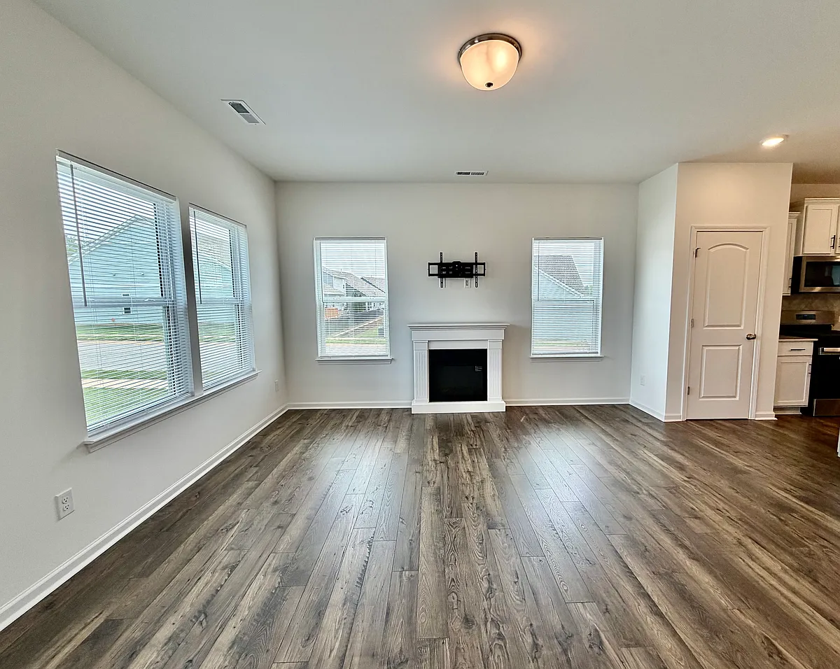 Building Photo - 40180 Crooked Stick Dr