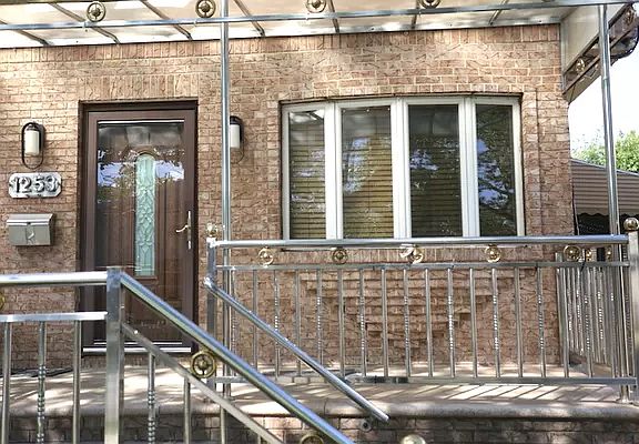 4th image of 1253 E 101st St