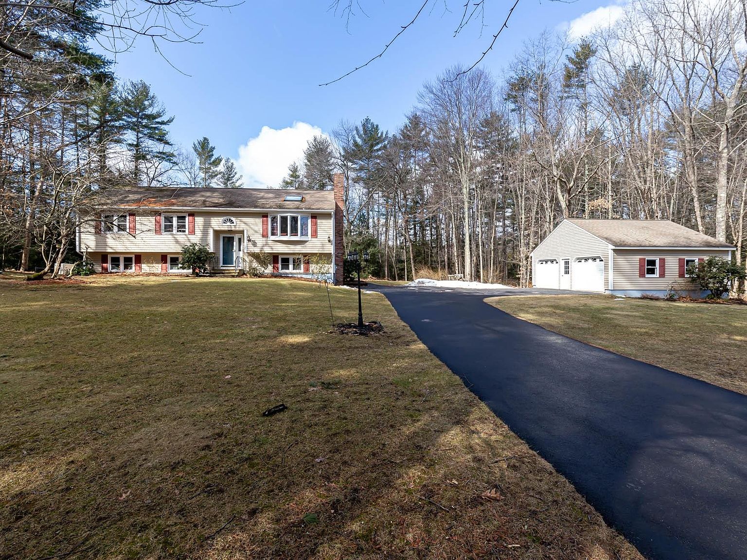 14 Old Coach Road, Londonderry, NH 03053 | Zillow