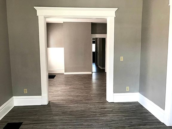3rd image of 163 N 18th St