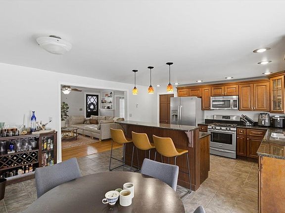 5th image of 308 Elm Street