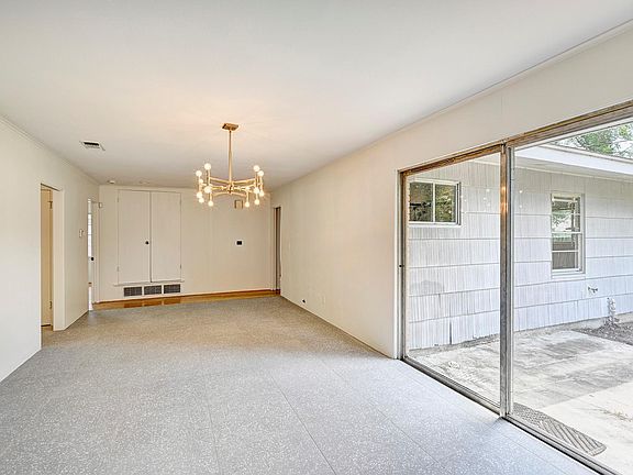 5th image of 9771 Westview Dr