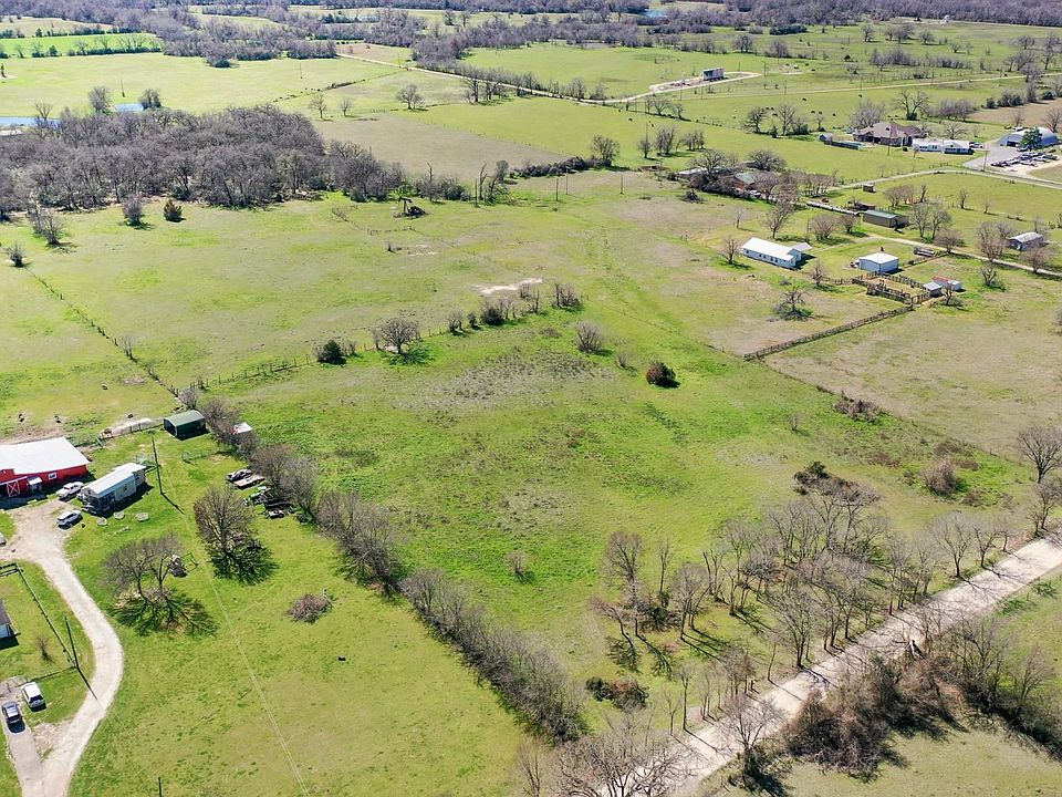1st image of Halliday Ln