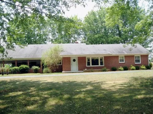 736 Rickman Rd, Livingston, TN 38570