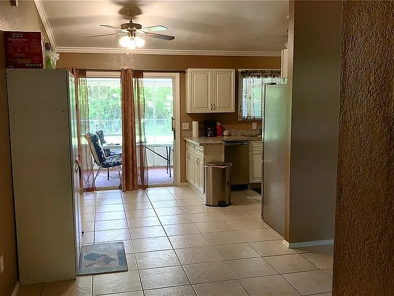 18107 Steele Ave — Photo 4