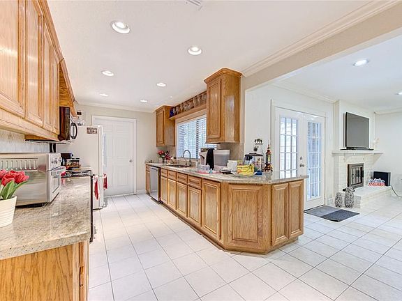4th image of 16726 Castle Fraser Dr