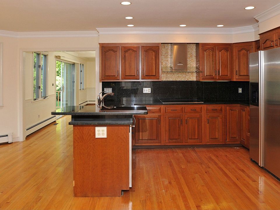 New Miele appls: cooktop and hood, refrig, double ovens and microwave