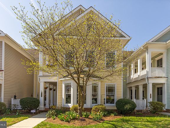 2nd image of 2712 Linden Ln