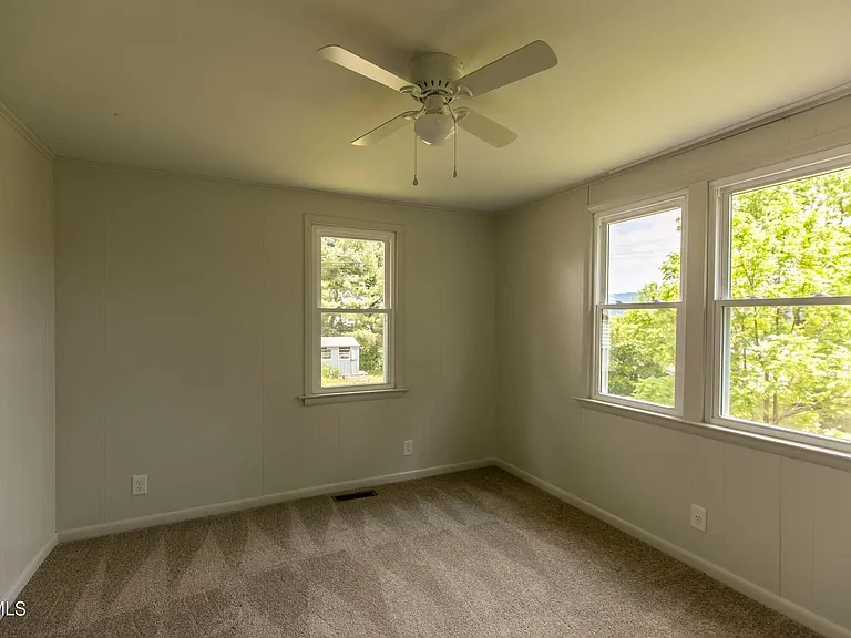 432 Cypress St — Photo 16