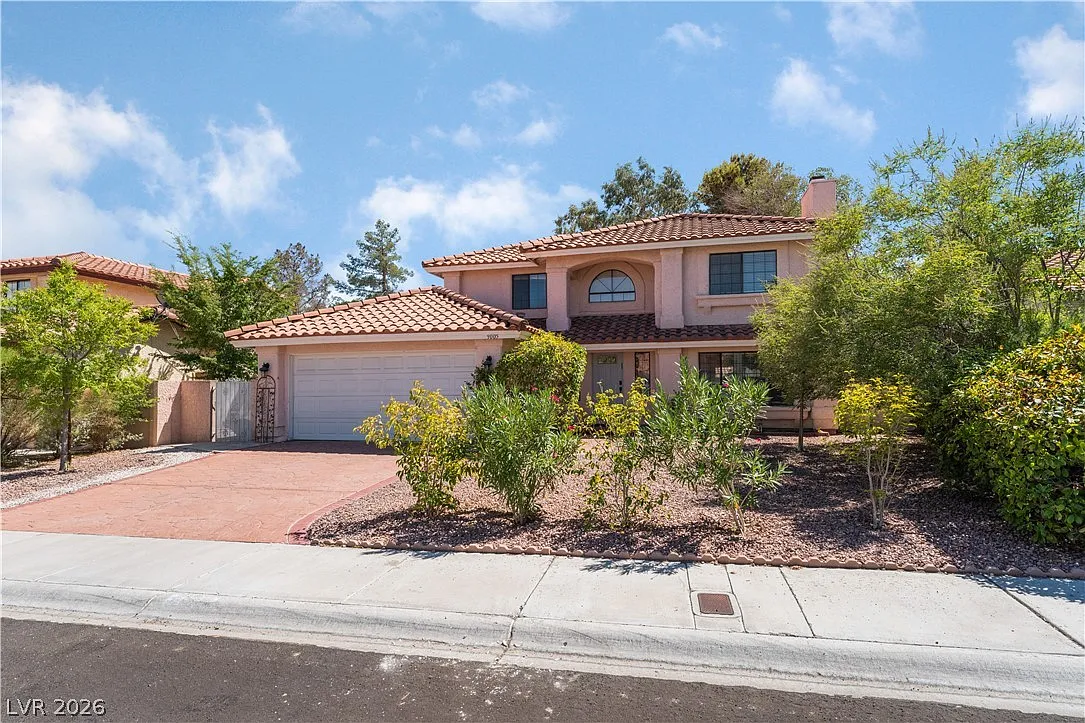 3 bed, 2.5 bath, 1883 sqft, $2,300 — Photo 2