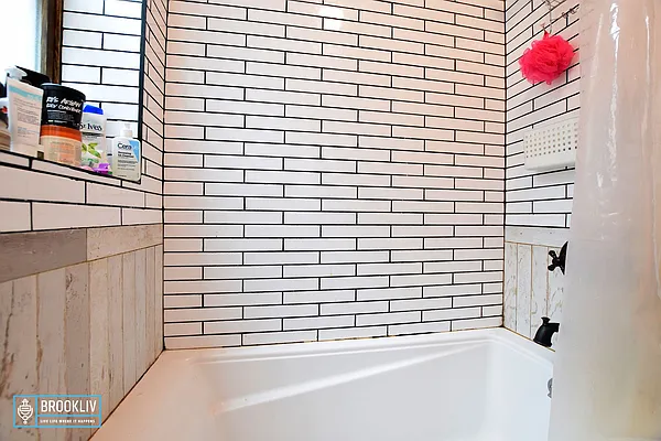 Rented by null | media 44