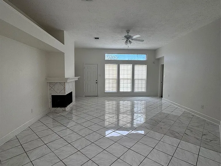 2203 Bisontine St — Photo 1
