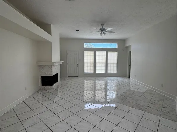 2203 Bisontine St, Friendswood, TX 77546