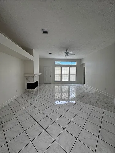 2203 Bisontine St Photo 1