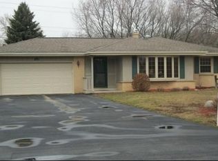 15342 W Rogers Dr, New Berlin, WI 53151